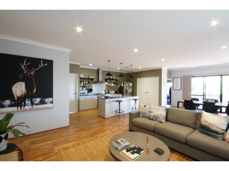 LEASED!!! 29 Bellas Circuit, Piara Waters WA 6112