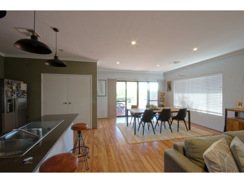 LEASED!!! 29 Bellas Circuit, Piara Waters WA 6112
