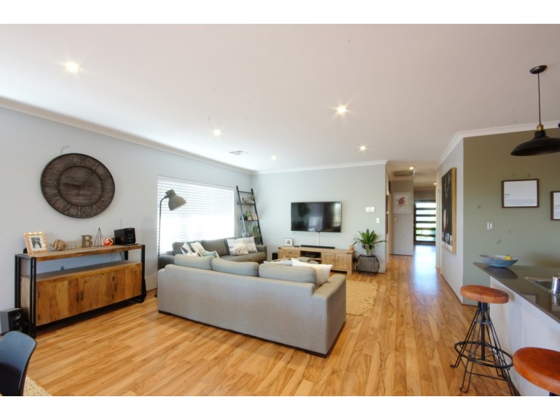 LEASED!!! 29 Bellas Circuit, Piara Waters WA 6112