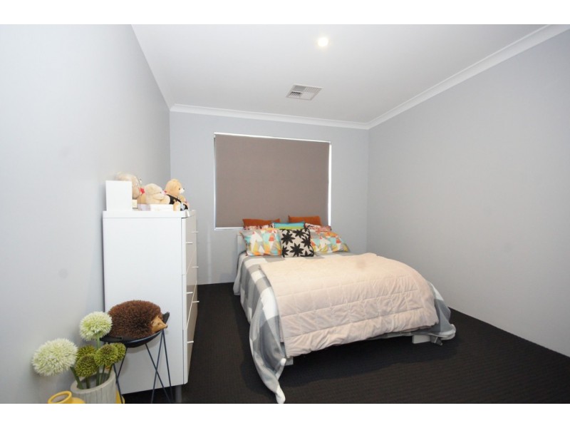 LEASED!!! 29 Bellas Circuit, Piara Waters WA 6112