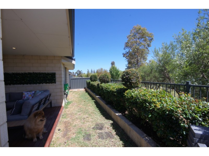 LEASED!!! 29 Bellas Circuit, Piara Waters WA 6112