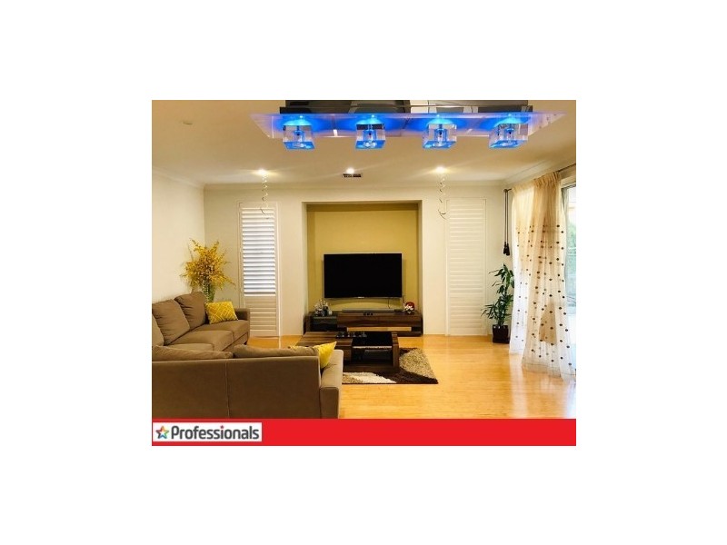 4 Ruck Street, Wattle Grove WA 6107