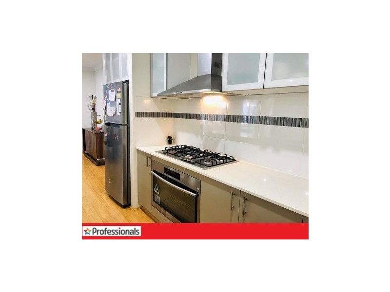 4 Ruck Street, Wattle Grove WA 6107