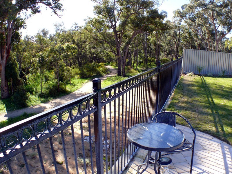 18 Lyndhurst Crescent, Wellard WA 6170
