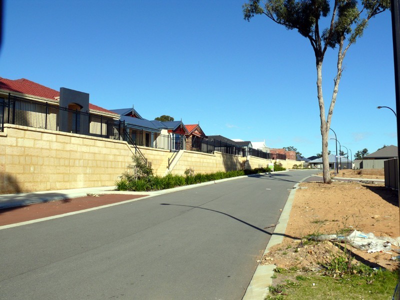 18 Lyndhurst Crescent, Wellard WA 6170