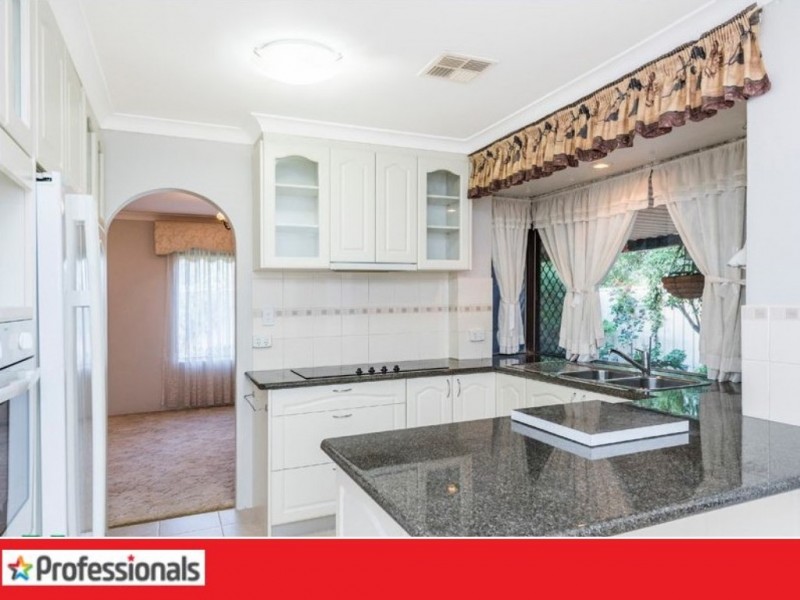 1/22 Canterbury Drive, Willetton WA 6155