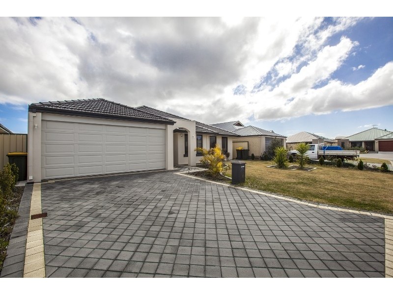 20 Baumea Turn, Hammond Park WA 6164