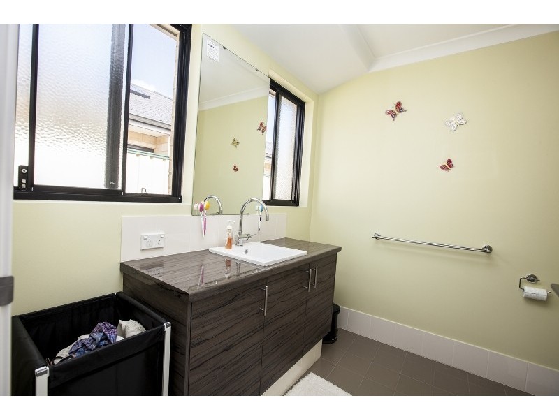 20 Baumea Turn, Hammond Park WA 6164