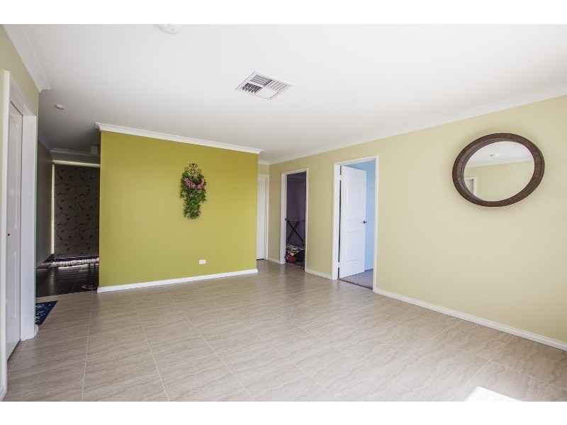 20 Baumea Turn, Hammond Park WA 6164