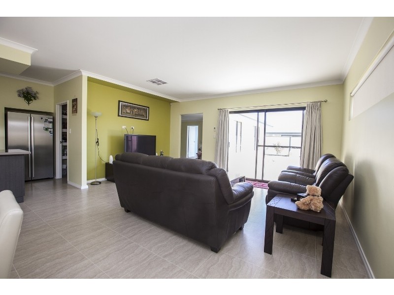 20 Baumea Turn, Hammond Park WA 6164