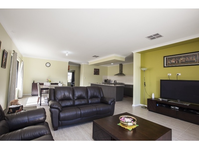 20 Baumea Turn, Hammond Park WA 6164