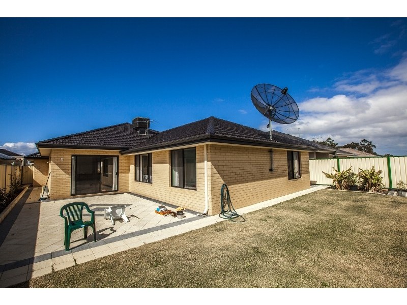 20 Baumea Turn, Hammond Park WA 6164