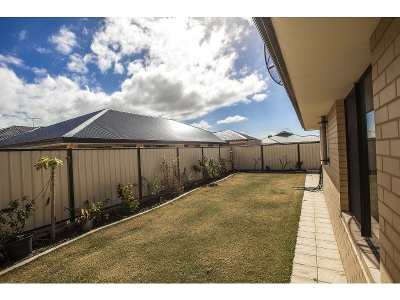 20 Baumea Turn, Hammond Park WA 6164