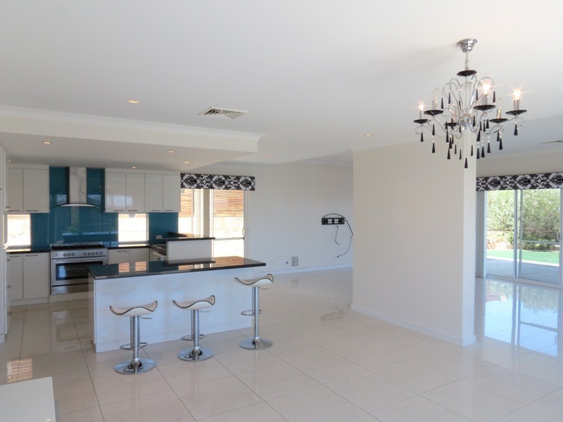 14 BlackSwan Rise, Beeliar WA 6164