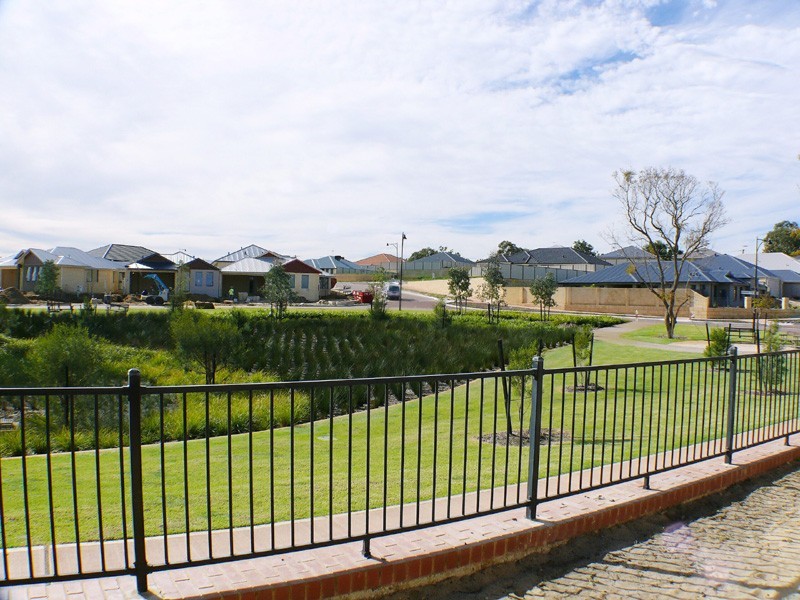 6 Serotina Lane, Aubin Grove WA 6164