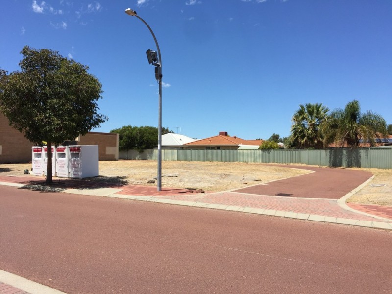 5 Lanao Way, Atwell WA 6164