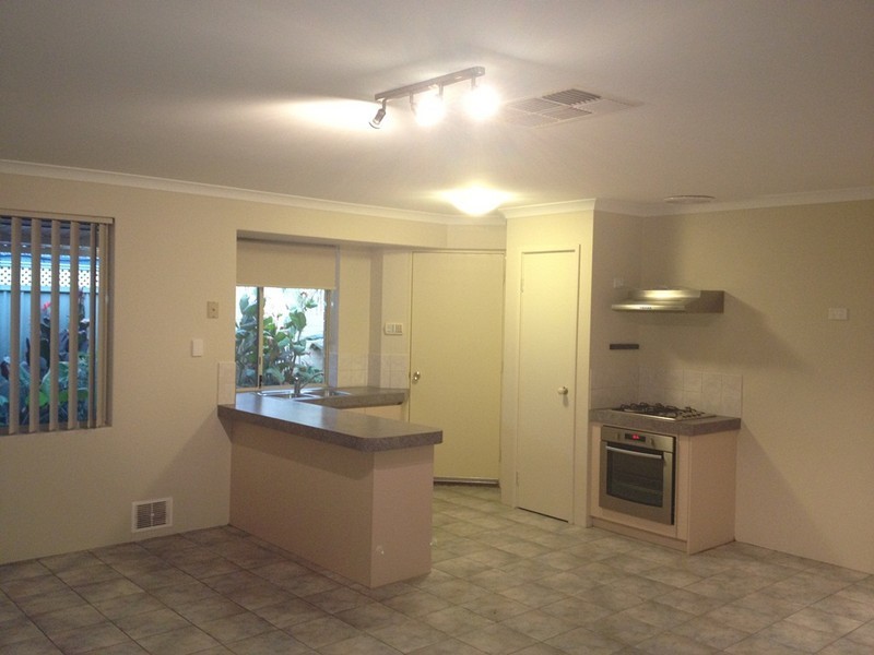 16 Tozer Loop, Atwell WA 6164