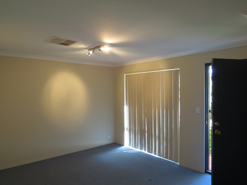 16 Tozer Loop, Atwell WA 6164