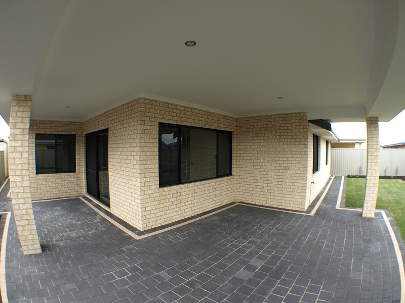 7 Birmingham Parade, Forrestdale WA 6112