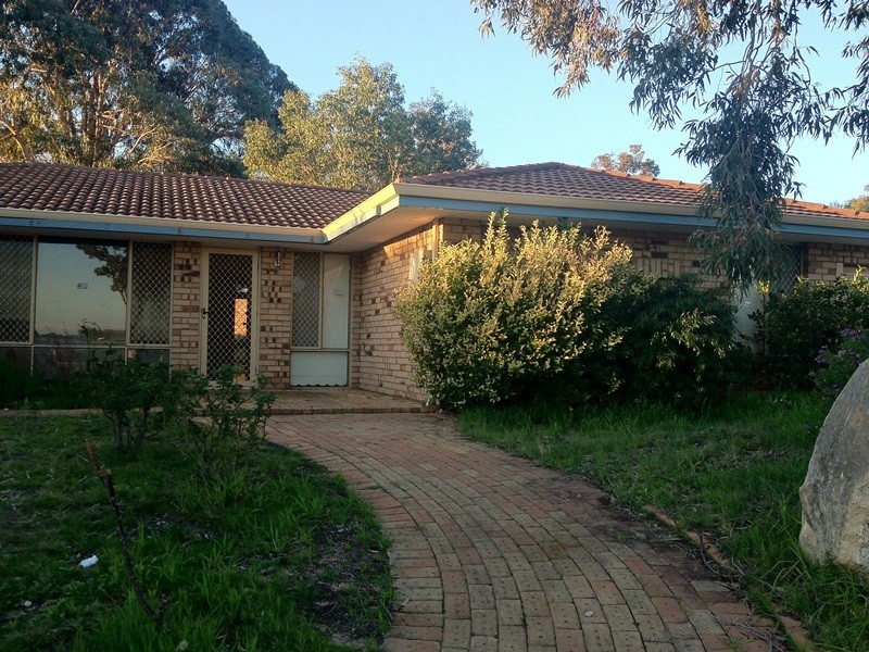 3 The Ramble, Parmelia WA 6167