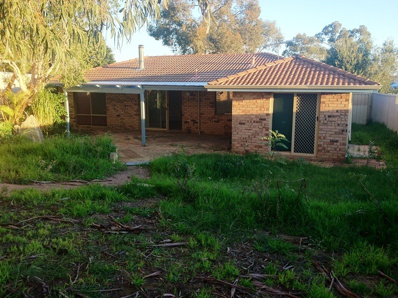 3 The Ramble, Parmelia WA 6167