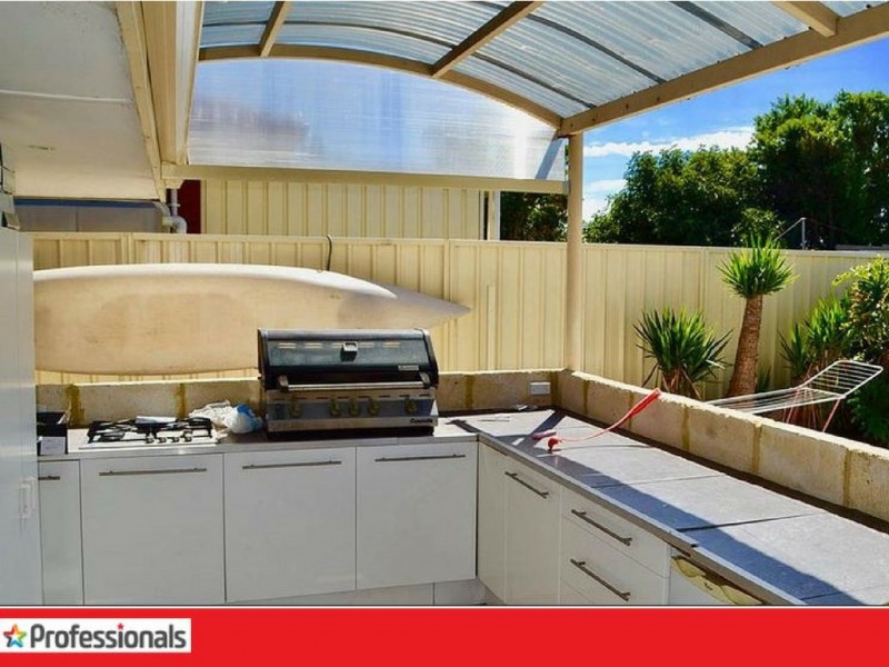 18 Marlow Way, Thornlie WA 6108