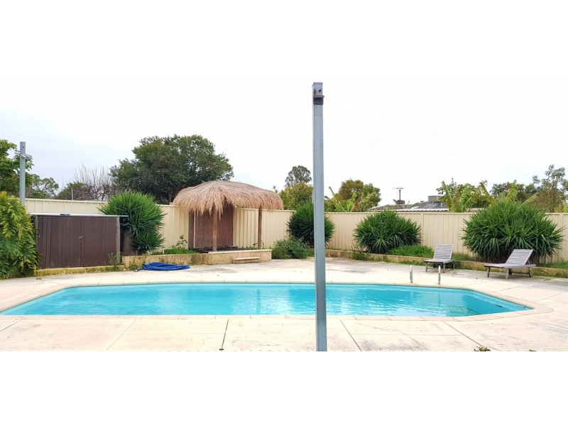 18 Marlow Way, Thornlie WA 6108