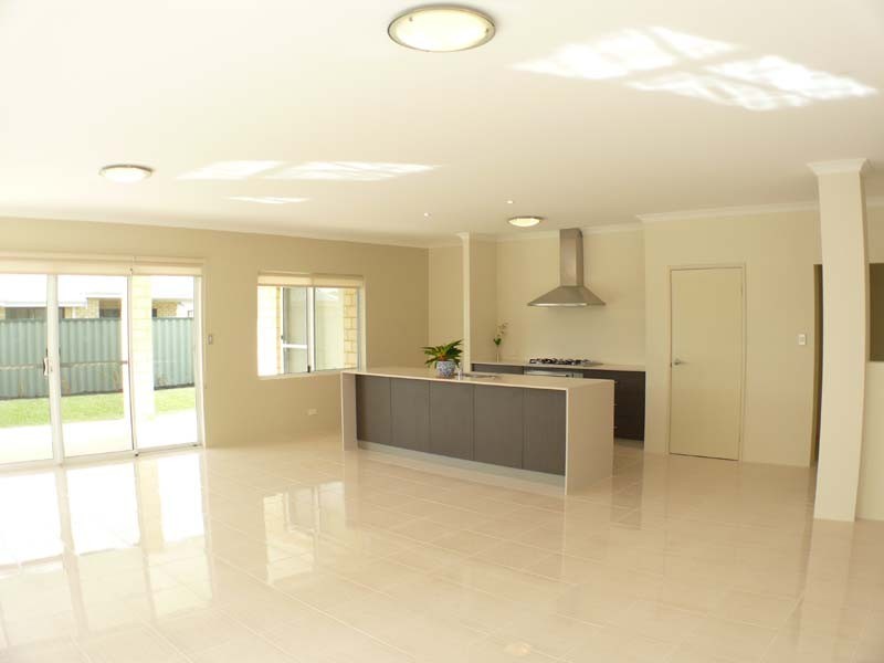 41 Blue Mountain Circuit, Aubin Grove WA 6164