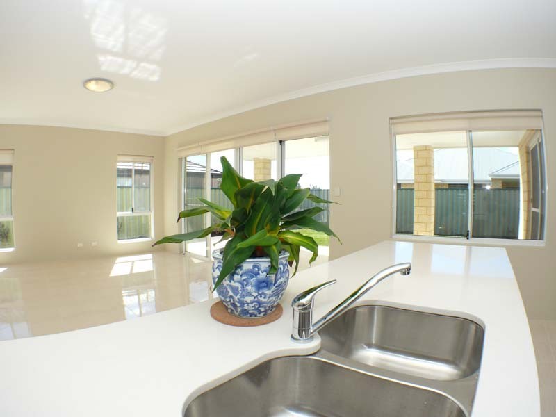 41 Blue Mountain Circuit, Aubin Grove WA 6164