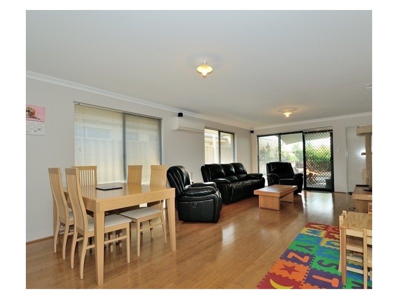 7 Essence Bend, Atwell WA 6164