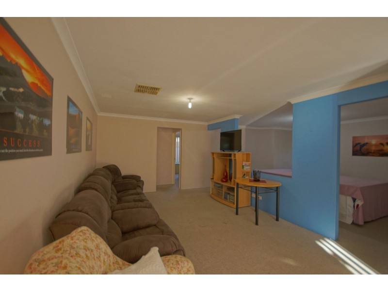 103 Minerva Loop, Success WA 6164
