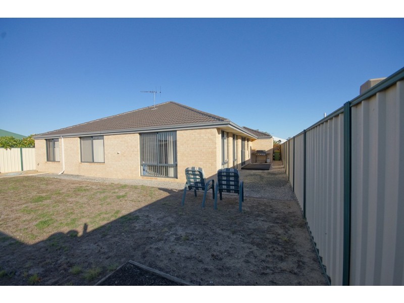 103 Minerva Loop, Success WA 6164