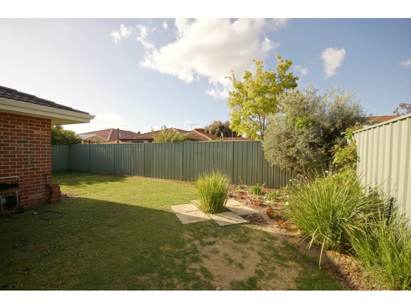 16 Dunnage Court, Atwell WA 6164