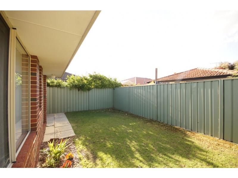 16 Dunnage Court, Atwell WA 6164