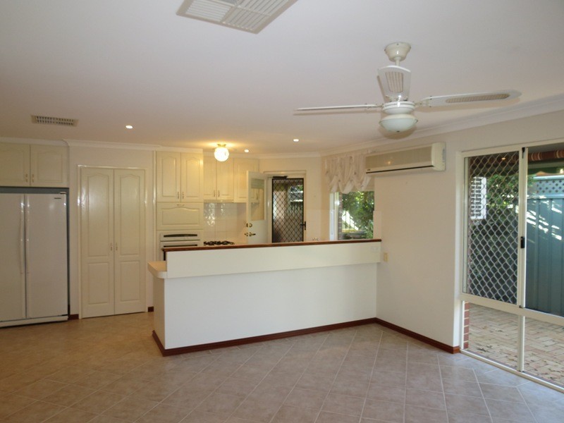 25 Jakovich Circuit, Atwell WA 6164