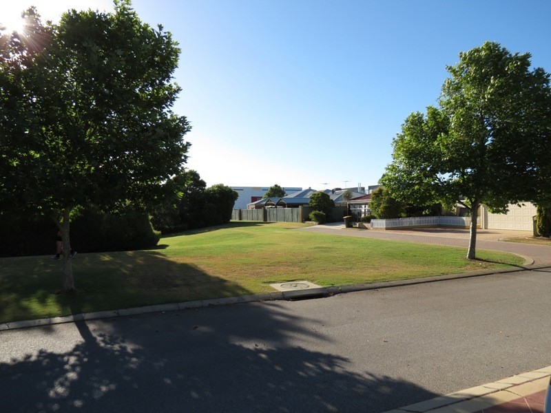 25 Jakovich Circuit, Atwell WA 6164