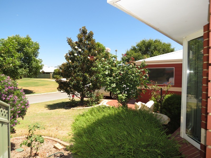 25 Jakovich Circuit, Atwell WA 6164