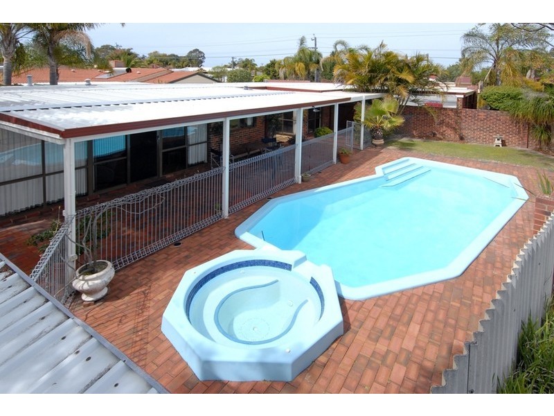 52 Colins Road, Willetton WA 6155