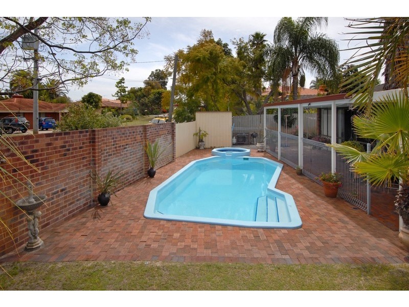 52 Colins Road, Willetton WA 6155