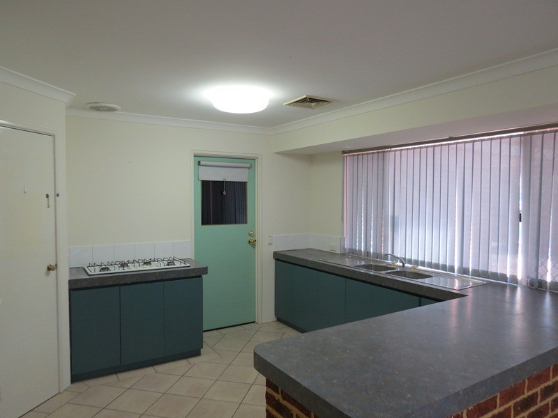 6 BUSS WAY, Atwell WA 6164