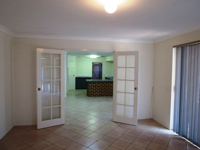 6 BUSS WAY, Atwell WA 6164