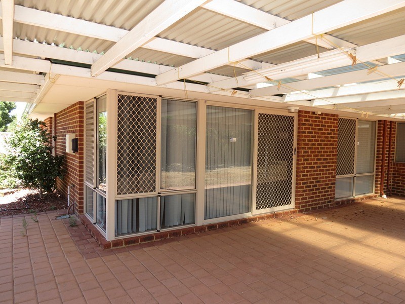 6 BUSS WAY, Atwell WA 6164