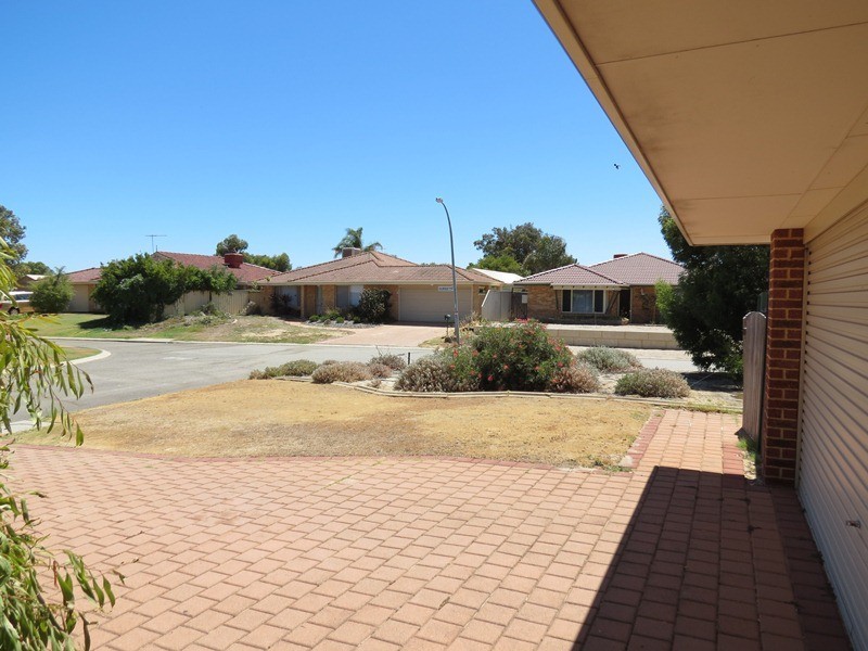 6 BUSS WAY, Atwell WA 6164
