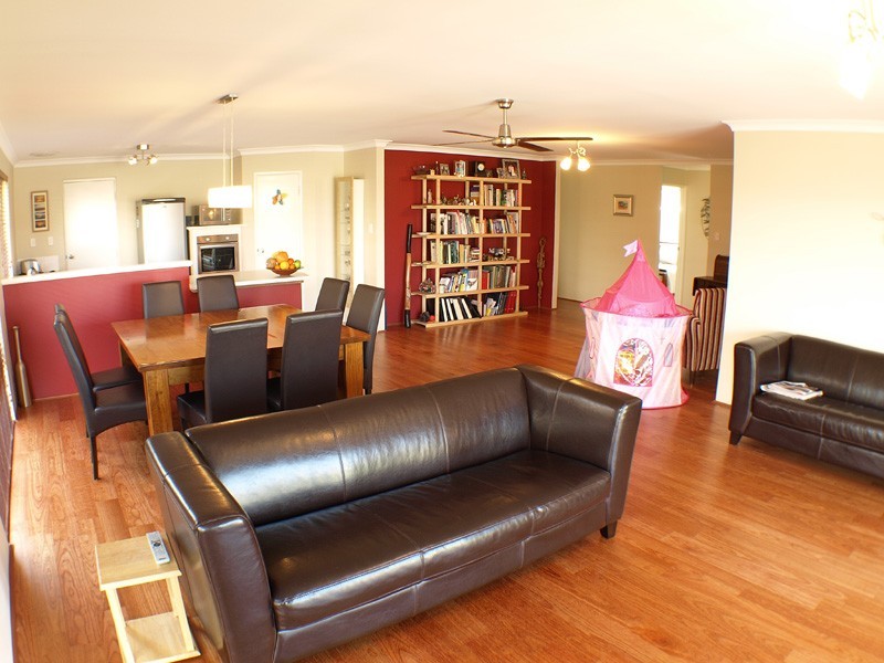 84 Princeton Cct, Aubin Grove WA 6164