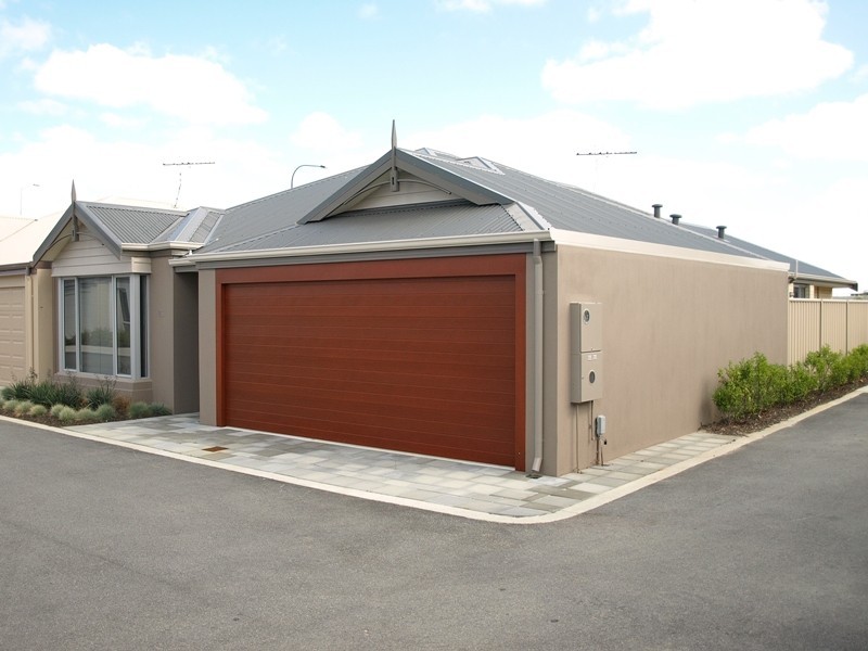 15/2 Twilight mews, Aubin Grove WA 6164