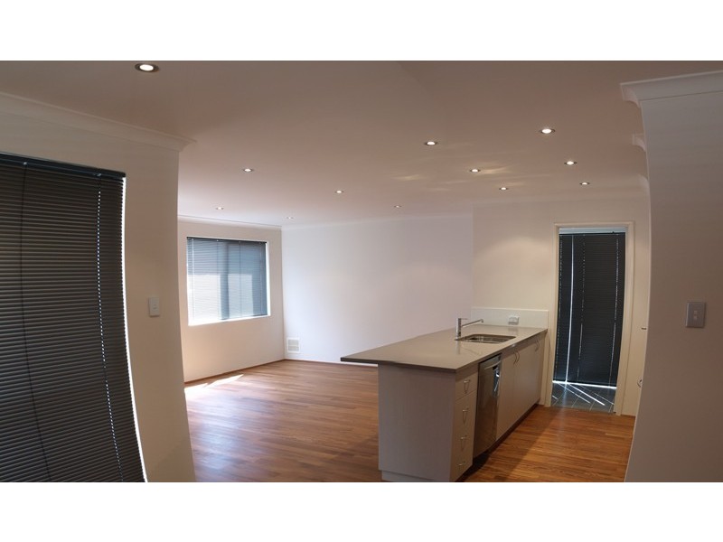 15/2 Twilight mews, Aubin Grove WA 6164
