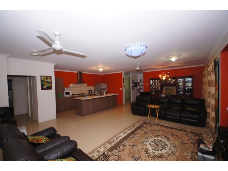 20 Sheffield Road, Wattle Grove WA 6107