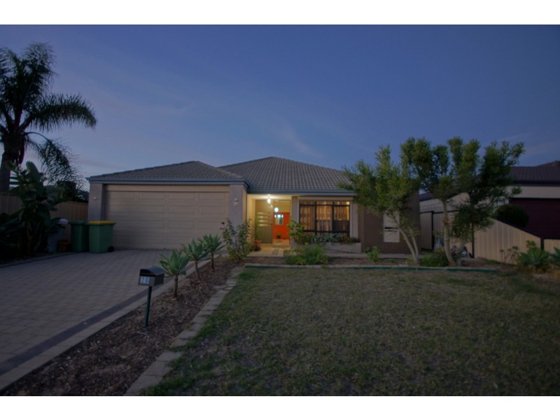 20 Sheffield Road, Wattle Grove WA 6107