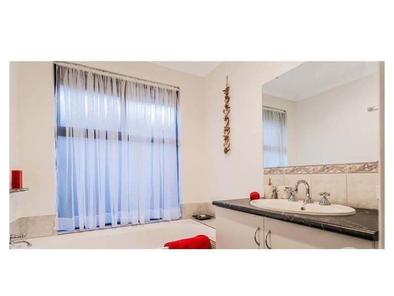 21 Nunney Road, Orelia WA 6167
