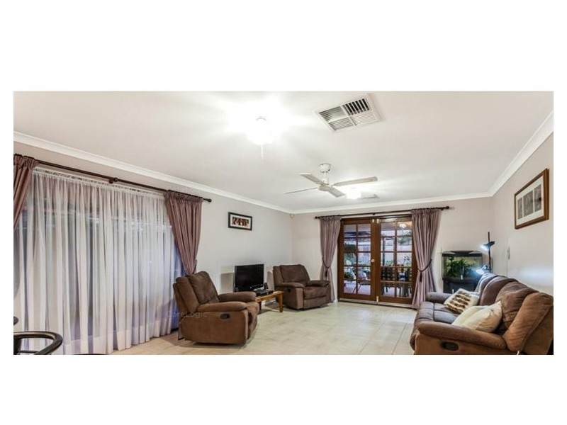 21 Nunney Road, Orelia WA 6167